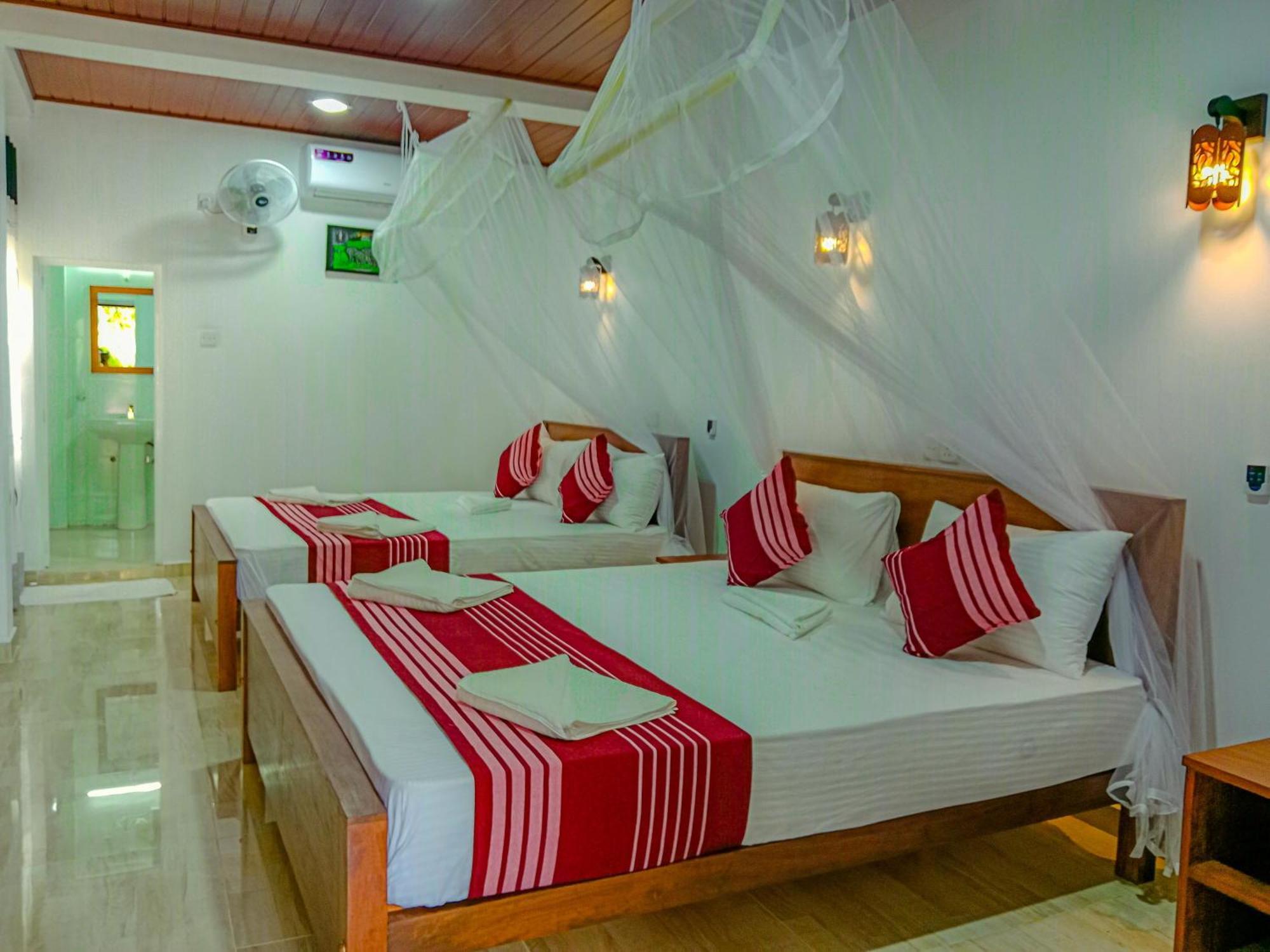 Sigiriya Peacock Homestay Bagian luar foto