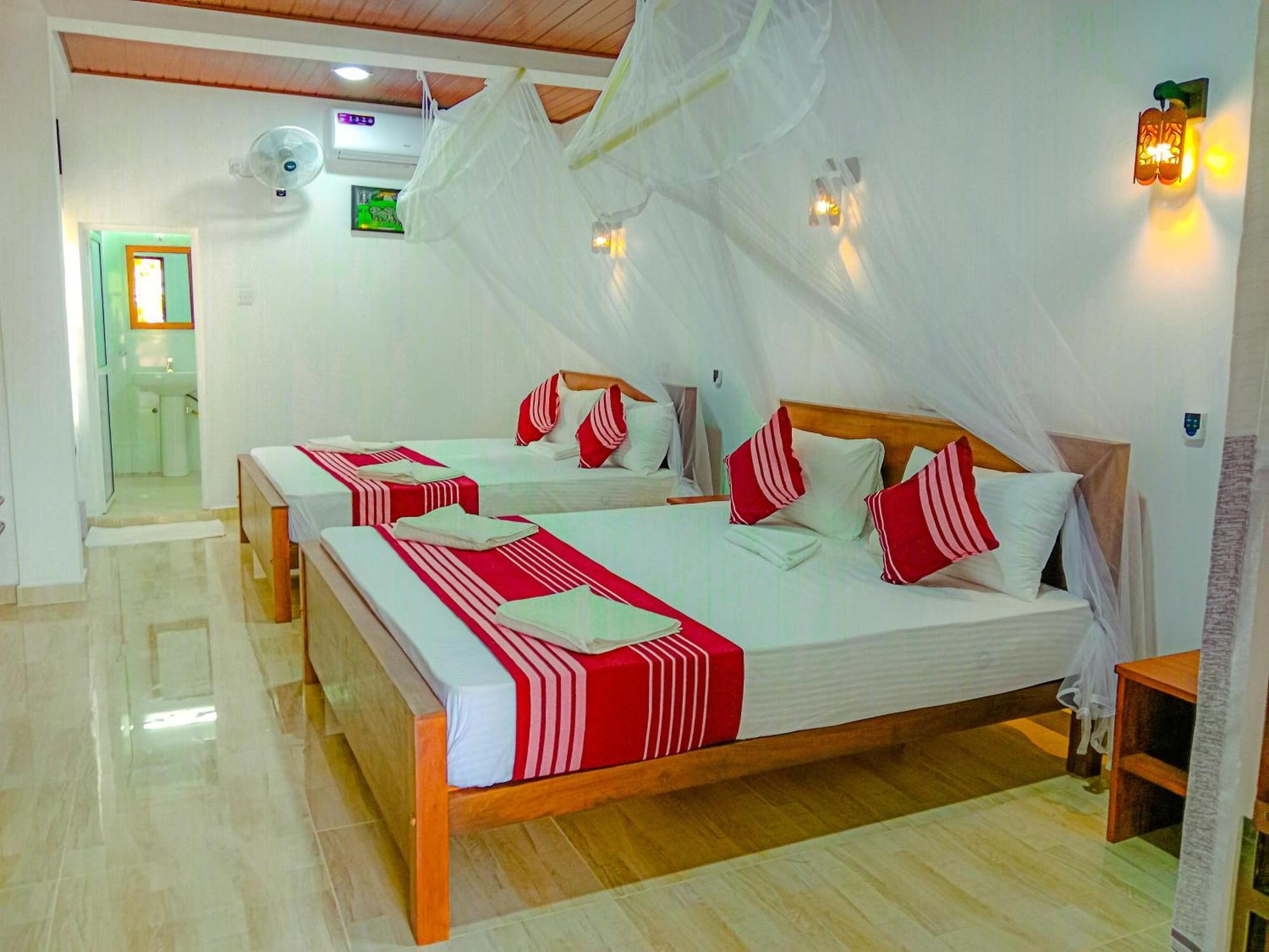 Sigiriya Peacock Homestay Bagian luar foto