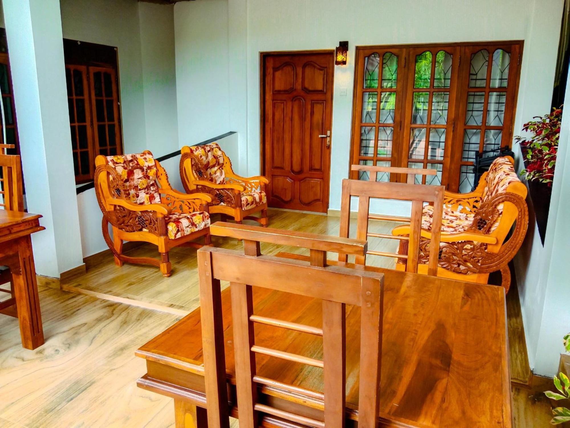 Sigiriya Peacock Homestay Bagian luar foto