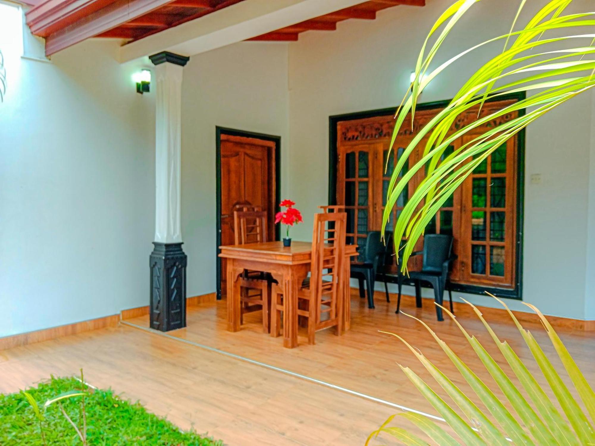 Sigiriya Peacock Homestay Bagian luar foto