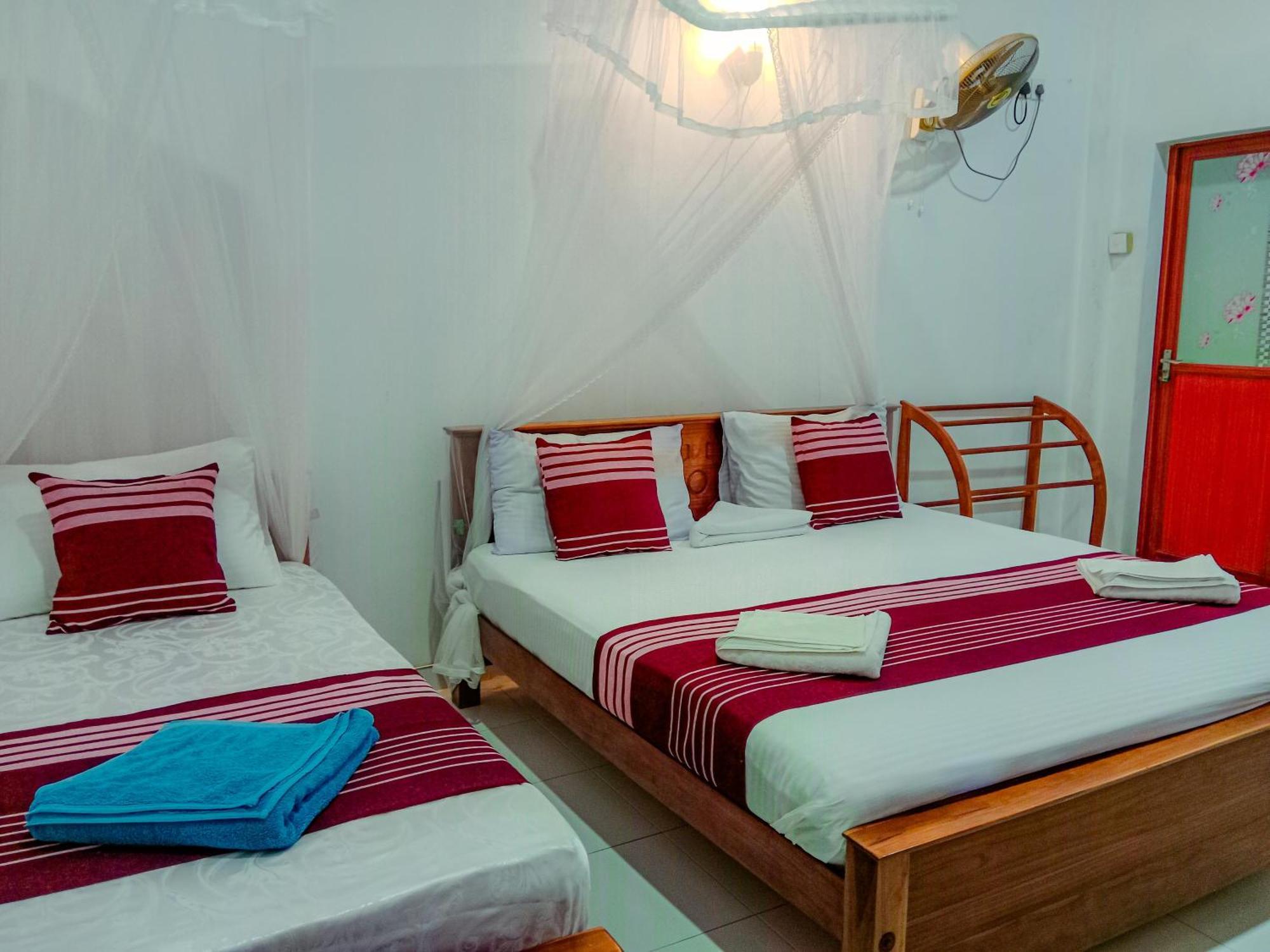 Sigiriya Peacock Homestay Bagian luar foto