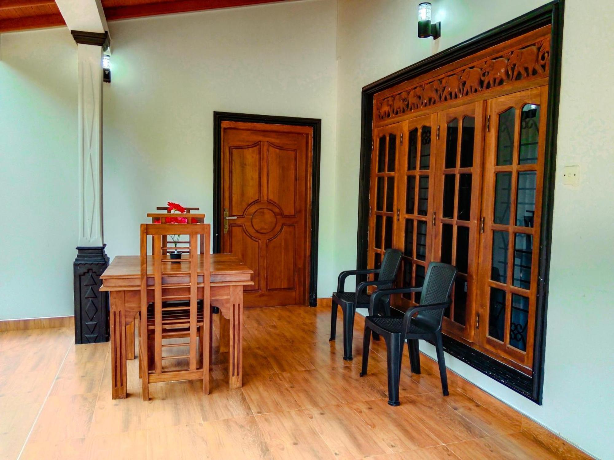 Sigiriya Peacock Homestay Bagian luar foto