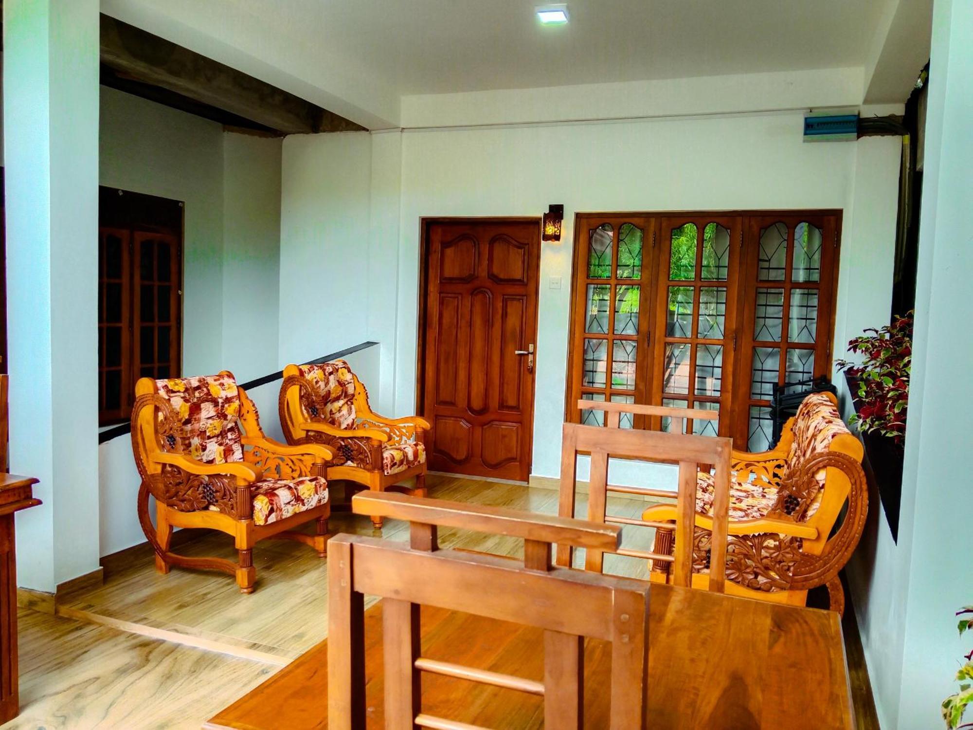 Sigiriya Peacock Homestay Bagian luar foto