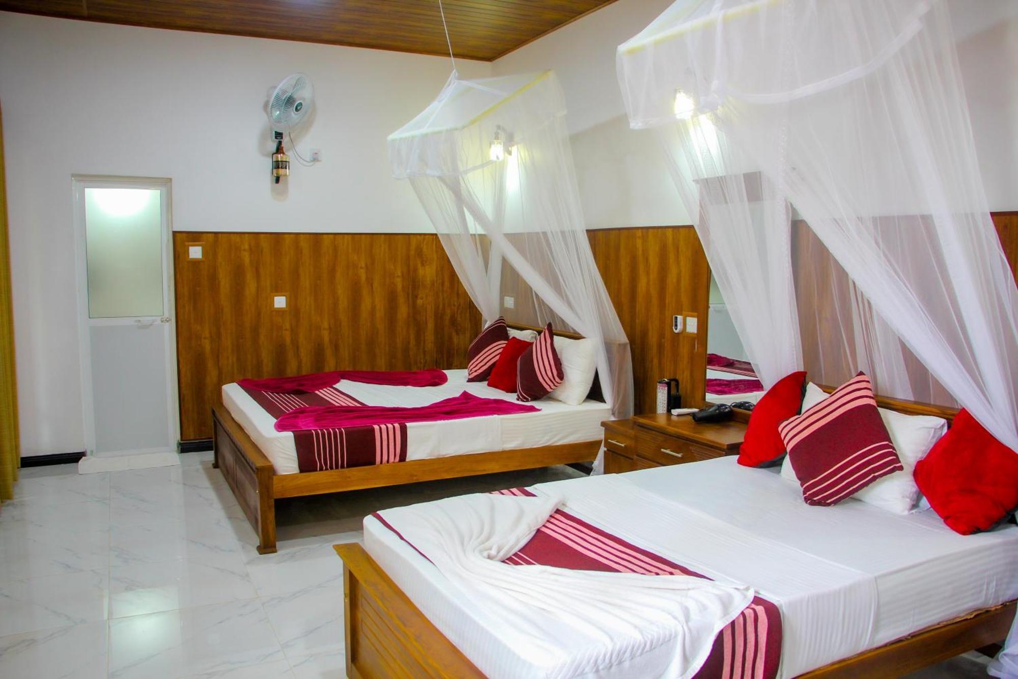 Sigiriya Peacock Homestay Bagian luar foto