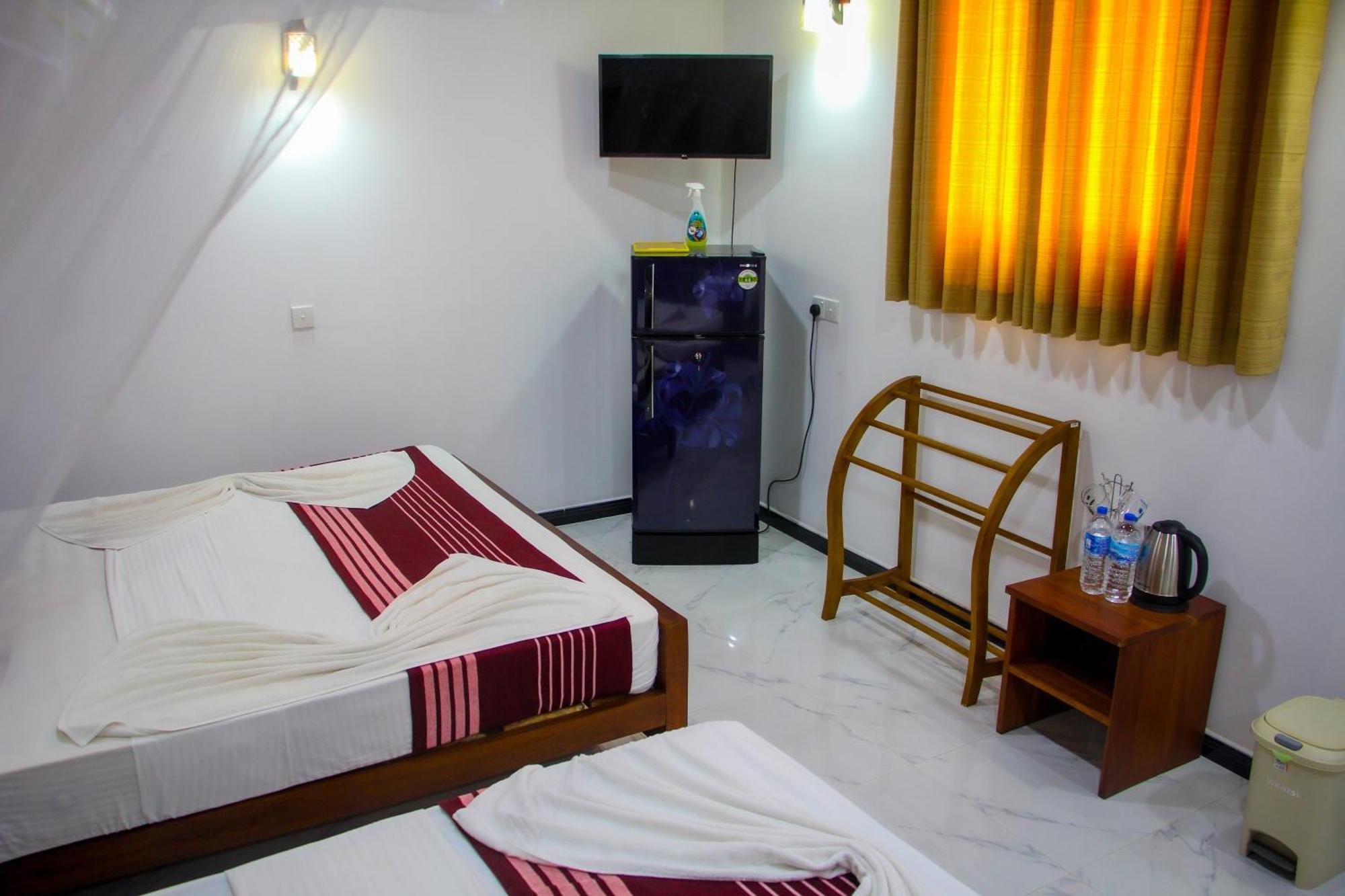 Sigiriya Peacock Homestay Bagian luar foto
