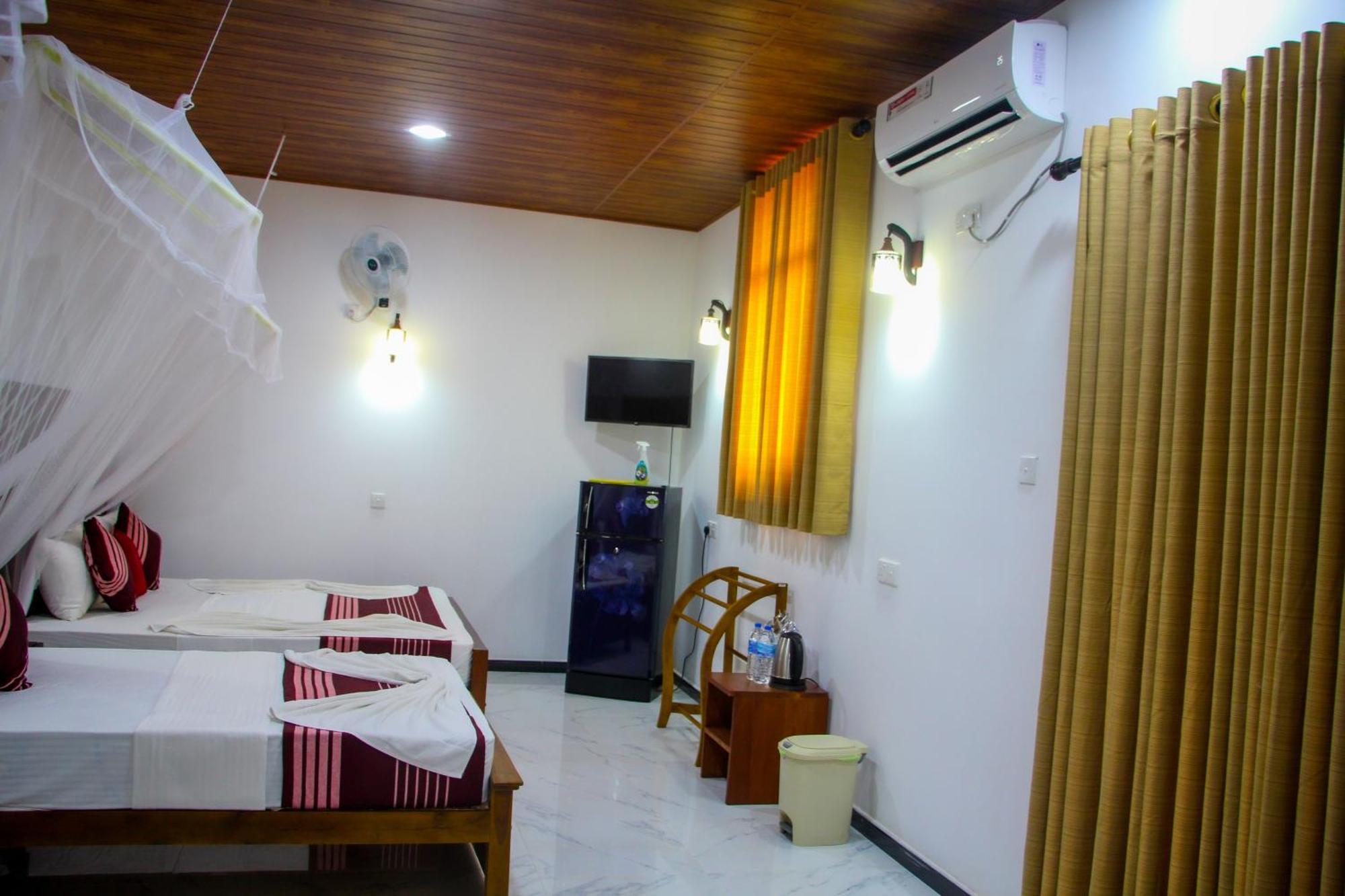 Sigiriya Peacock Homestay Bagian luar foto