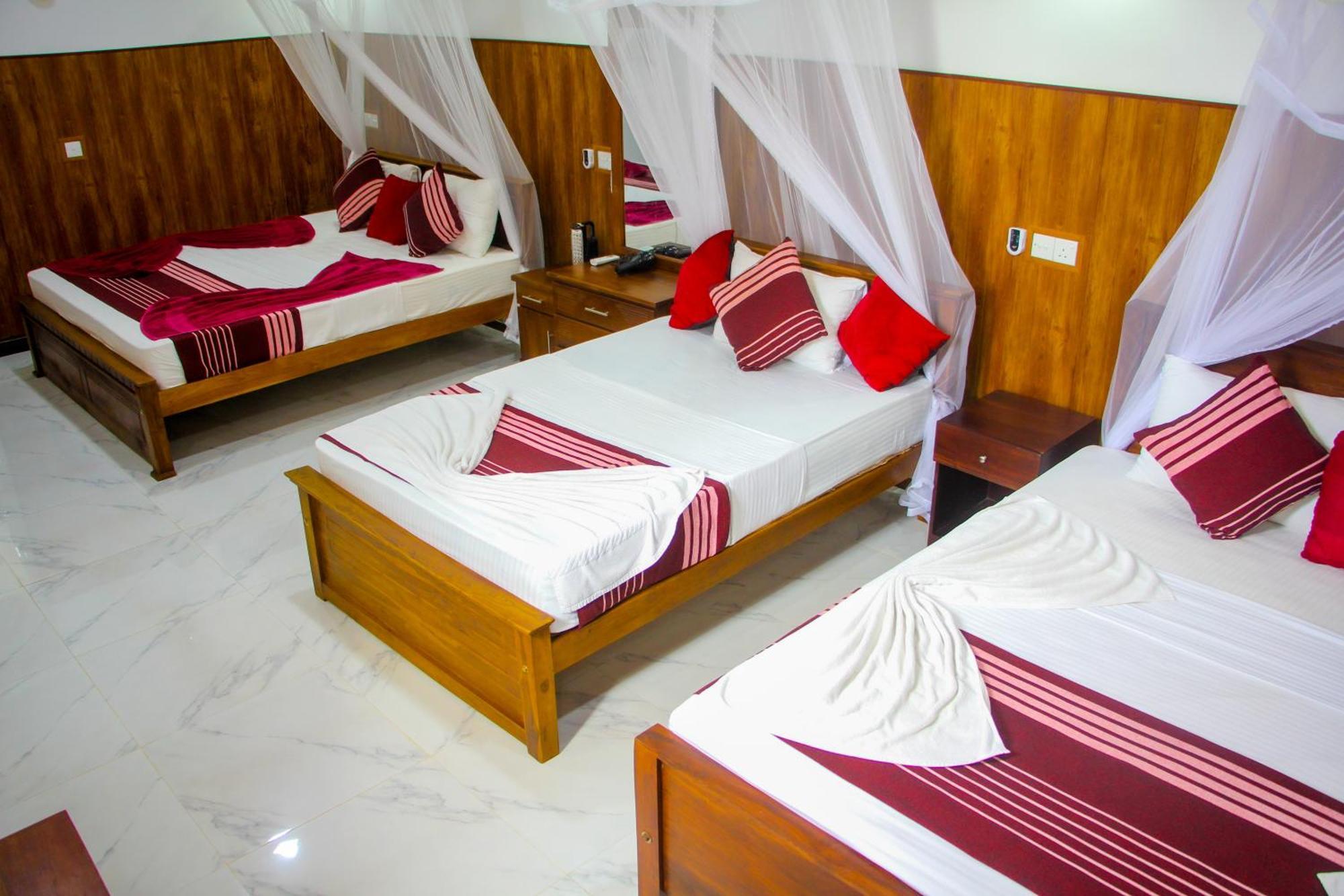 Sigiriya Peacock Homestay Bagian luar foto