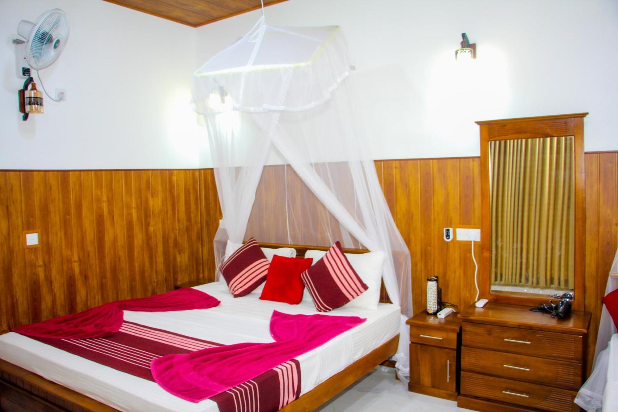 Sigiriya Peacock Homestay Bagian luar foto