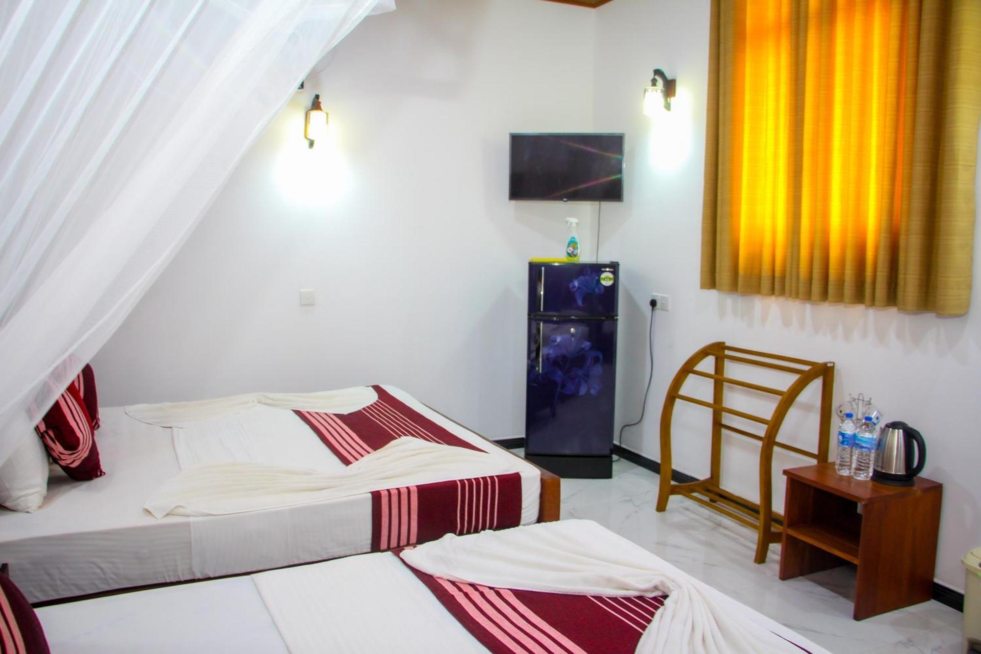 Sigiriya Peacock Homestay Bagian luar foto