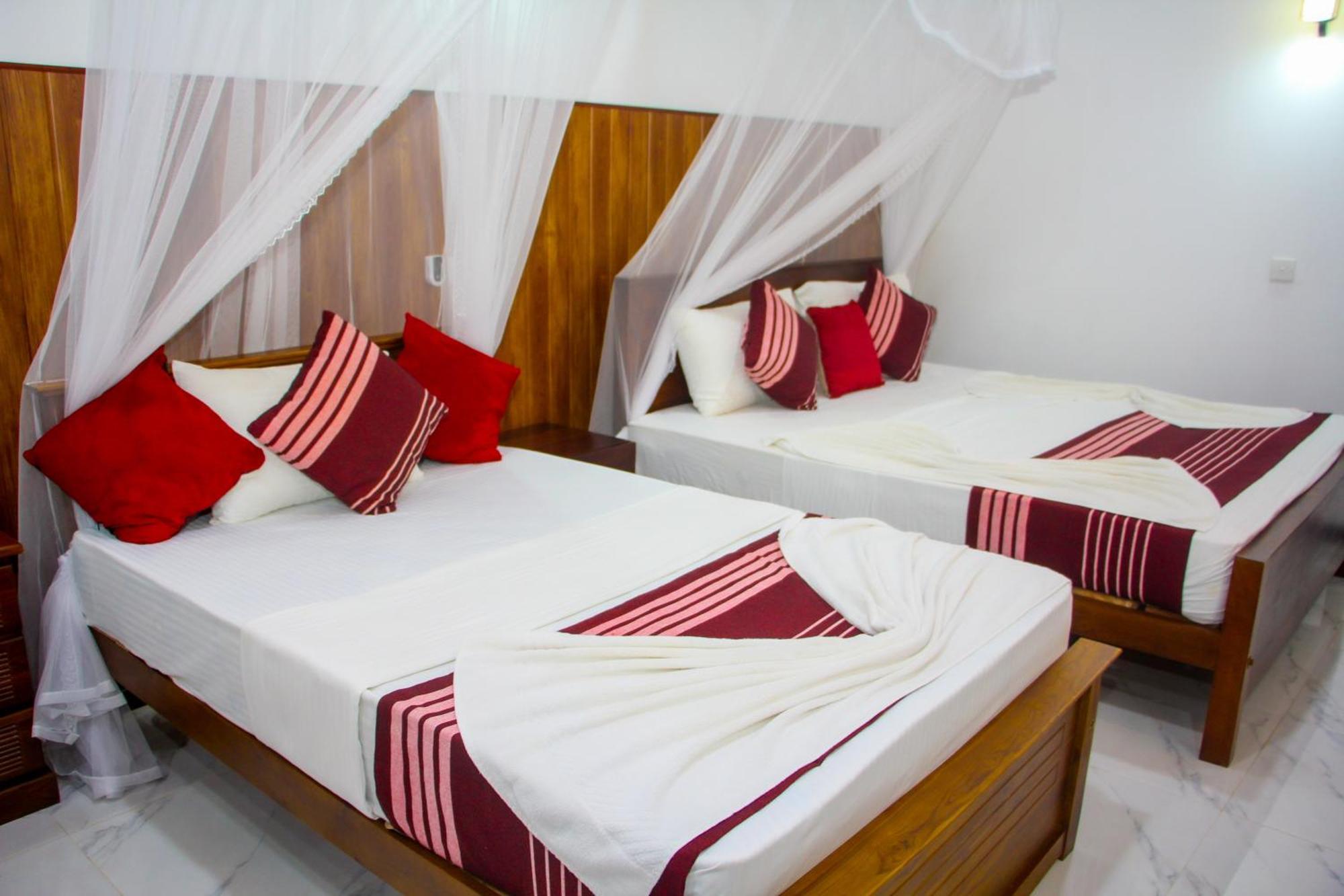 Sigiriya Peacock Homestay Bagian luar foto