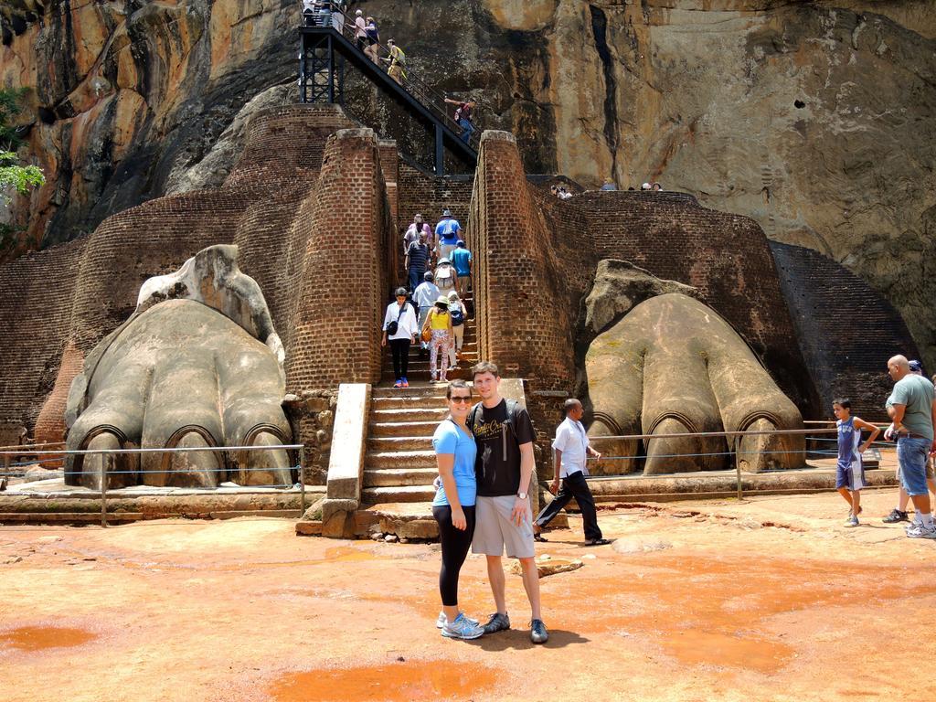 Sigiriya Peacock Homestay Bagian luar foto