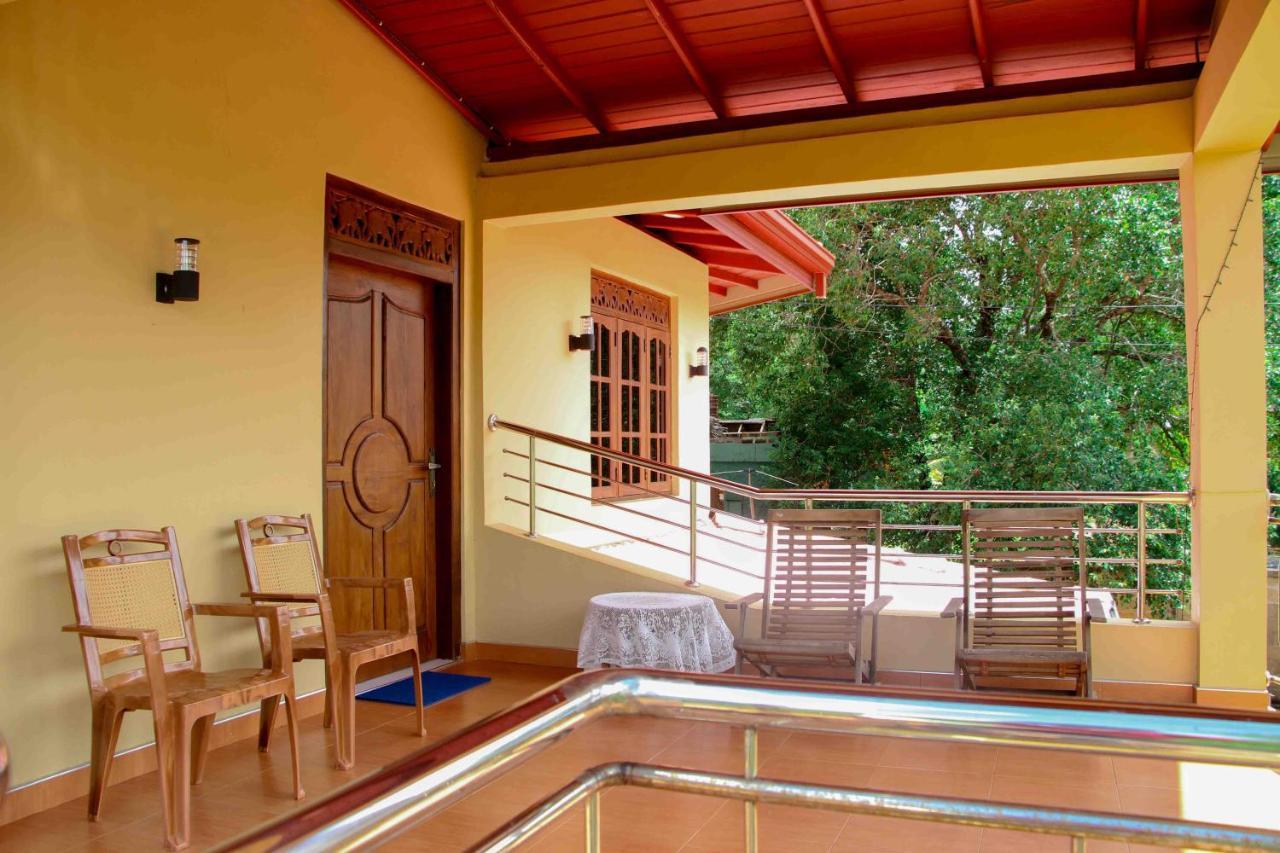 Sigiriya Peacock Homestay Bagian luar foto